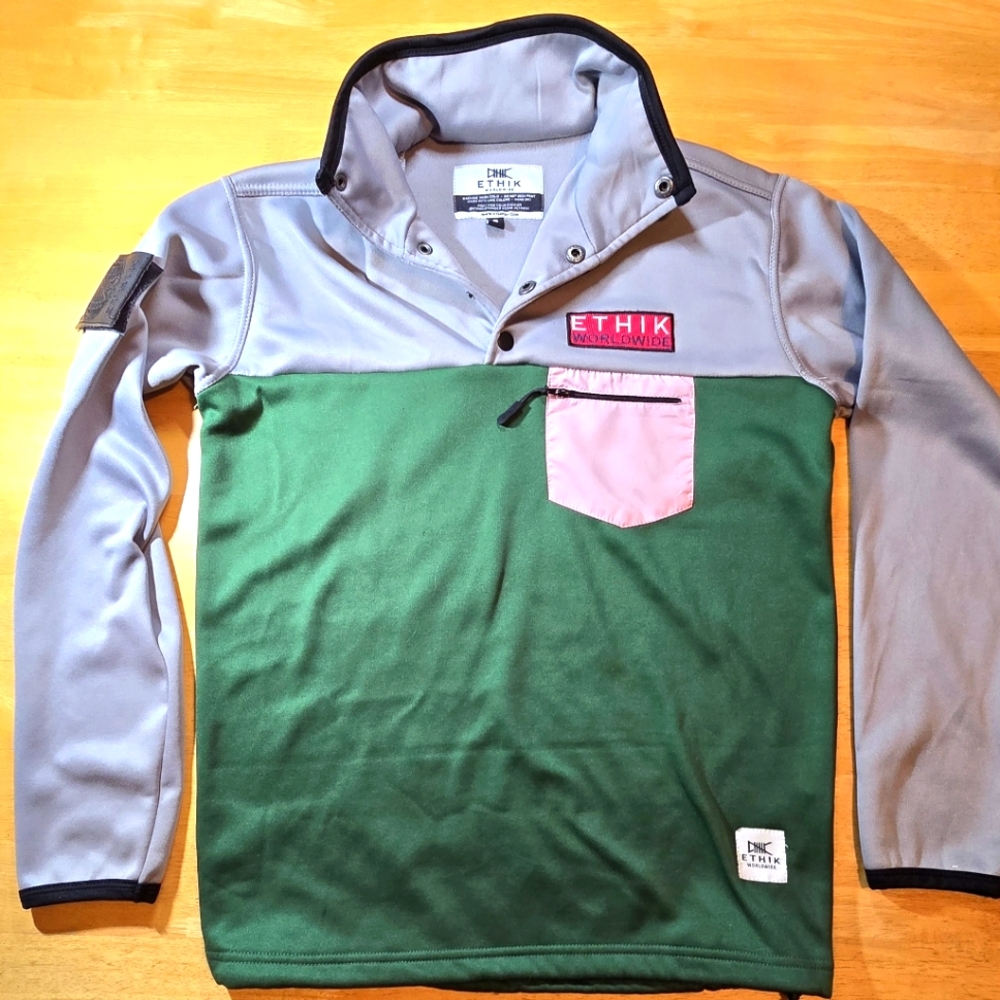 Ethik Worldwide Unique 1/4 Snap  Fleece SMALL Draw Waist, Removable Rubber Patch